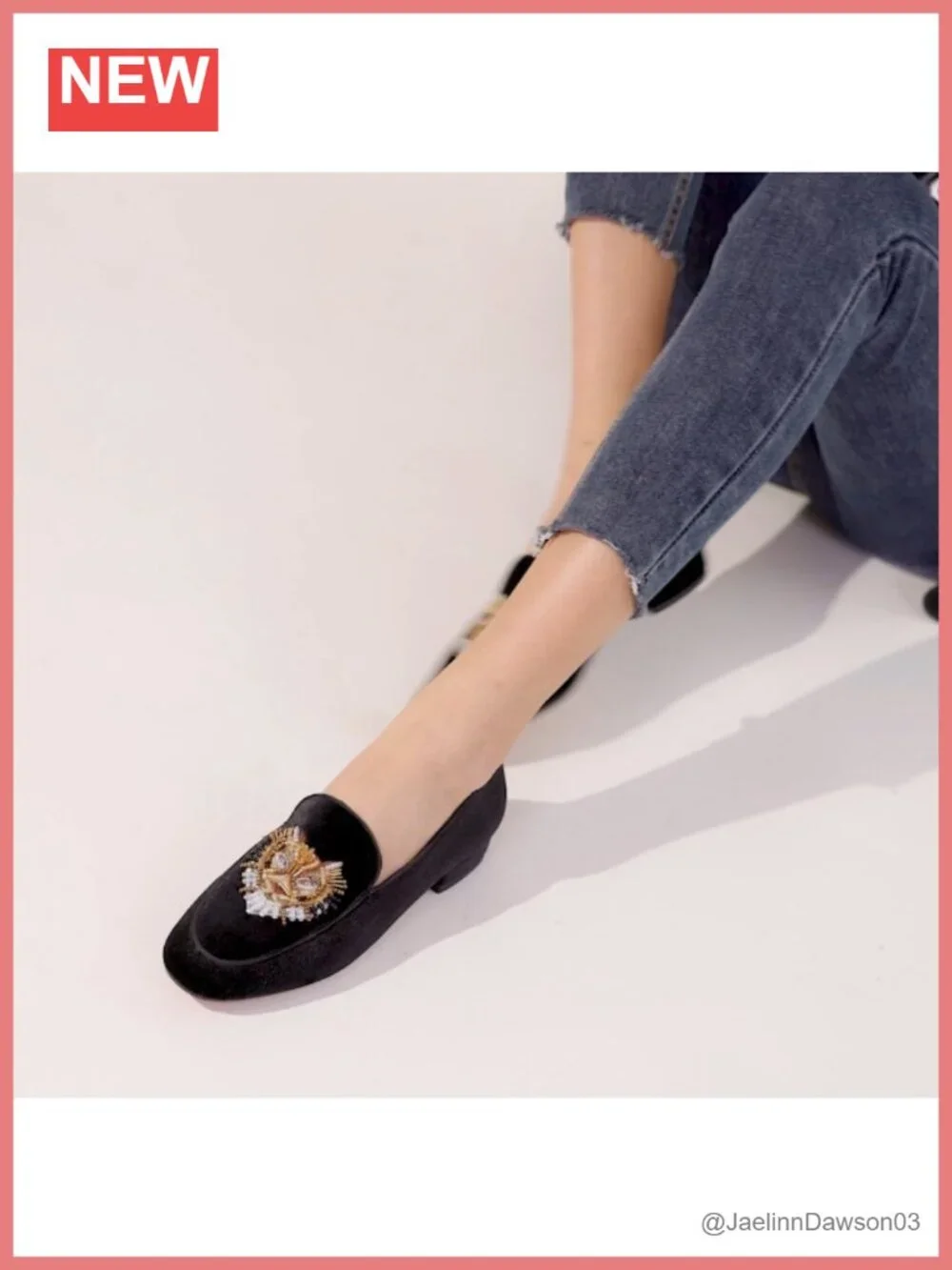 Embroidered Lion Head Pattern Velvet Loafers for Women Round Toe Chunky Heel